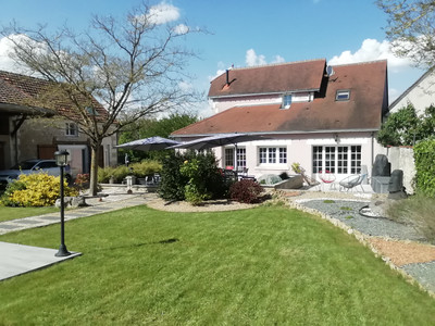 Maison à vendre à Blois, Loir-et-Cher, Centre, avec Leggett Immobilier