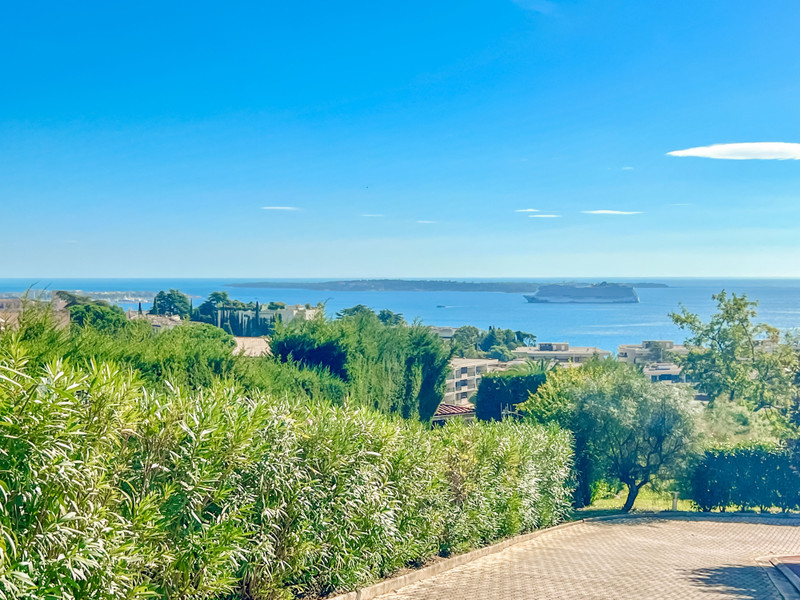 French property for sale in Cannes, Alpes-Maritimes - €1,160,000 - photo 0