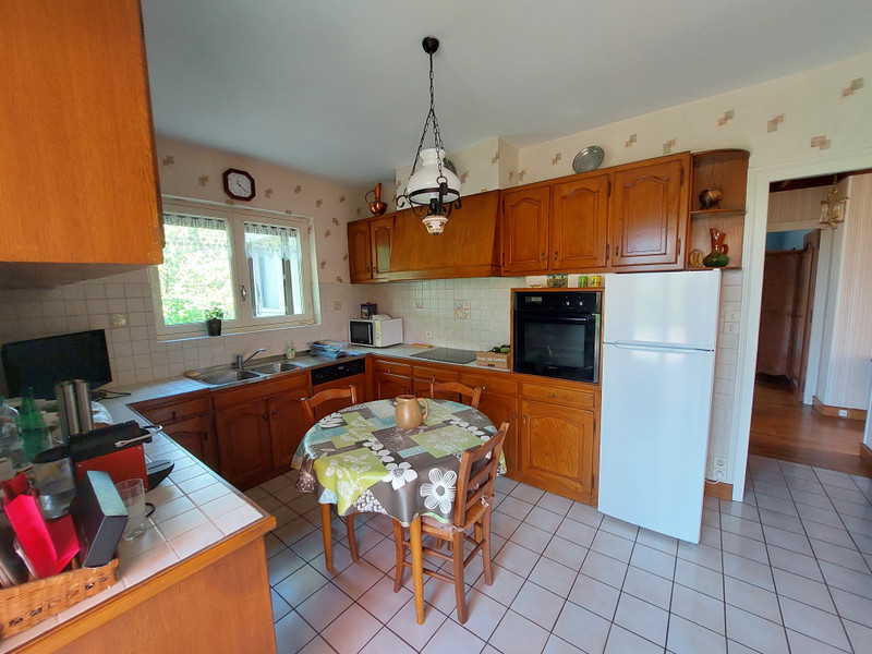 French property for sale in Montbron, Charente - &#8364;197,640 - photo 2