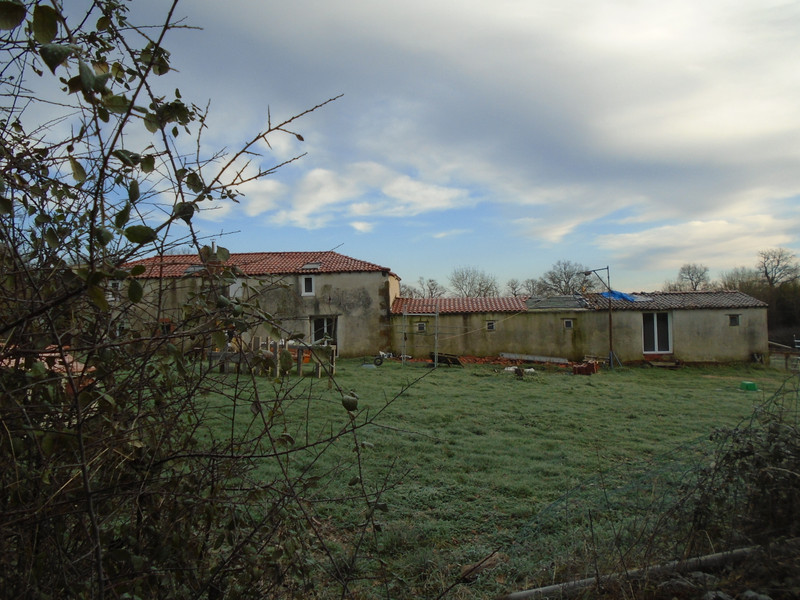 French property for sale in Availles-Limouzine, Vienne - €194,400 - photo 2