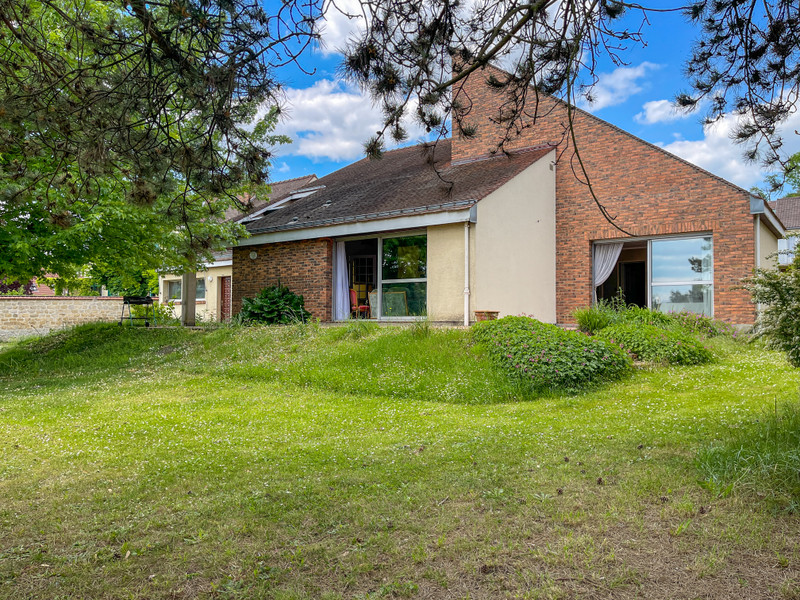 French property for sale in Auvers-sur-Oise, Val-d'Oise - €885,000 - photo 0