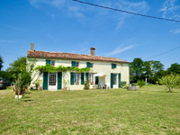Maison à vendre à Genouillé, Charente-Maritime - 460.000 € - photo 1