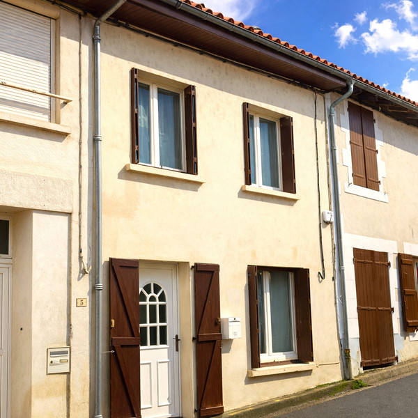 French property for sale in Availles-Limouzine, Vienne - €62,000 - photo 1