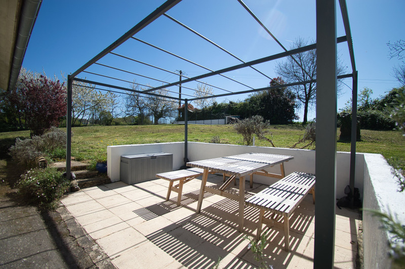 French property for sale in Monbahus, Lot-et-Garonne - €281,000 - photo 2