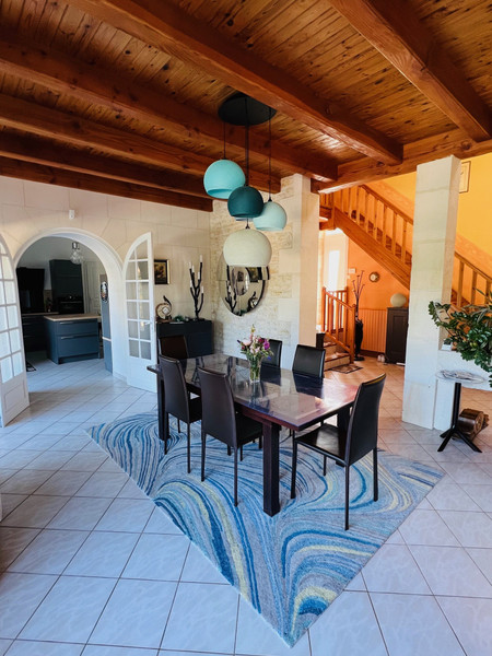 French property for sale in Tonnay-Charente, Charente-Maritime - €567,000 - photo 2
