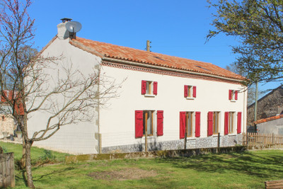 French property for sale in Chiché, Deux-Sèvres - €193,000 - photo 1