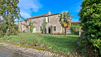 Propriété à vendre à Ébréon, Charente - 246 100 € - photo n°1