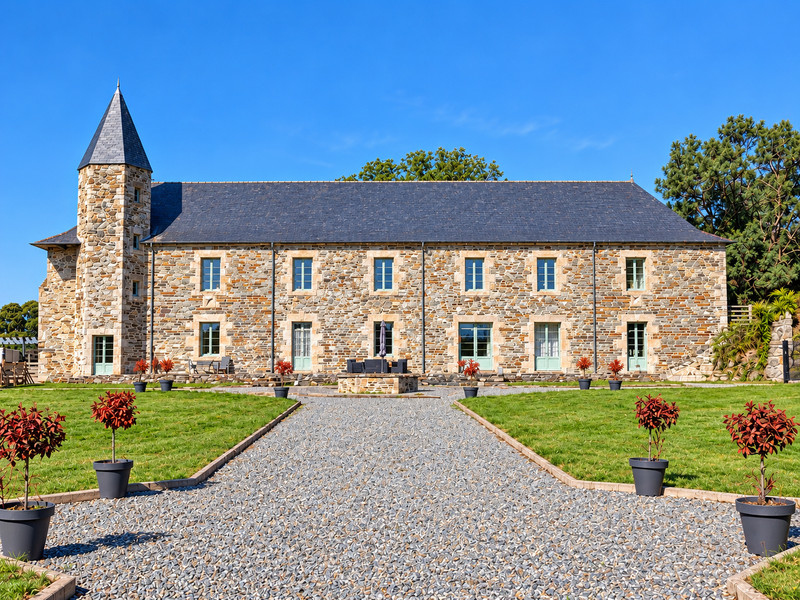 French property for sale in Plévin, Côtes-d'Armor - €815,000 - photo 0