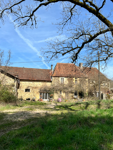 French property for sale in Thiviers, Dordogne - &#8364;899,000 - photo 2