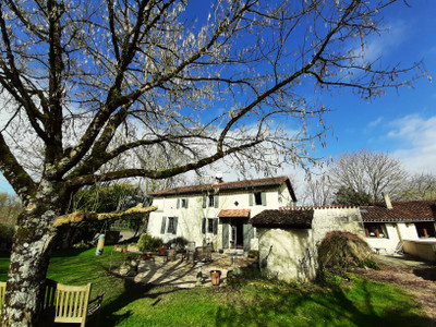 Maison à vendre à Bouteilles-Saint-Sébastien, Dordogne, Aquitaine, avec Leggett Immobilier