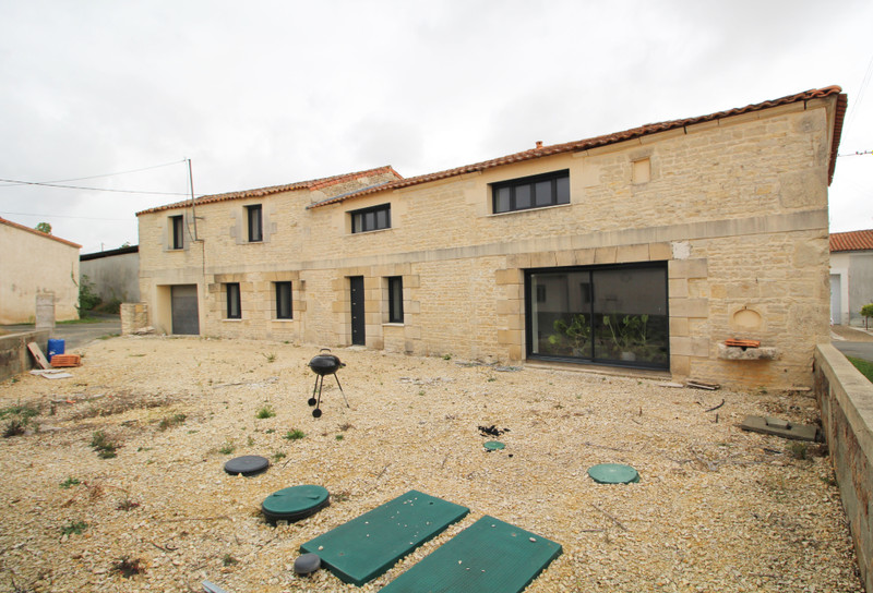 French property for sale in Couture-d'Argenson, Deux-Sèvres - €172,800 - photo 0