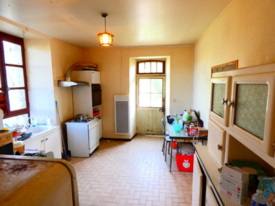 French property for sale in Lamazière-Basse, Corrèze - €159,000 - photo 5