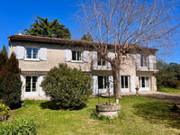 Propriété à vendre à Jarnac, Charente - 399 726 € - photo n°1