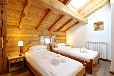 Rare opportunity to purchase a fabulous 11 bedroom chalet at the heart of Les Deux Alpes.