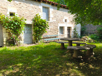 Maison à vendre à La Rochebeaucourt-et-Argentine, Dordogne - 49.600 € - photo 1