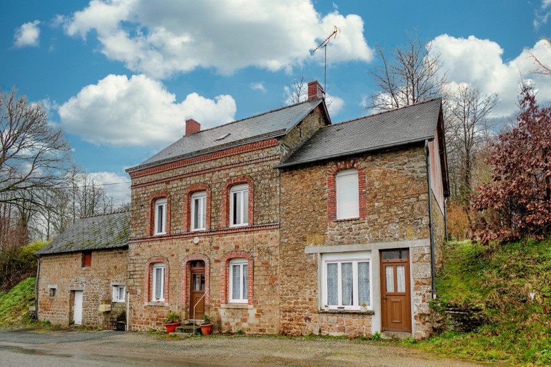 Vente Maison 134m² 8 Pièces à Lassay-les-Châteaux (53110) - Leggett Immobilier
