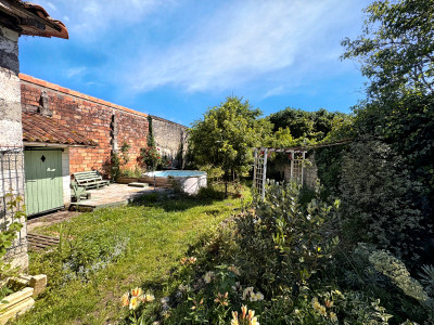 French property for sale in Montmoreau, Charente - €176,040 - photo 2