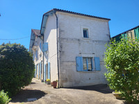 Terrace for sale in La Tour-Blanche-Cercles Dordogne Aquitaine