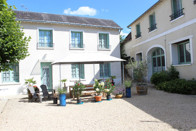 Commerce à vendre à La Roche-Posay, Vienne, Poitou-Charentes, avec Leggett Immobilier