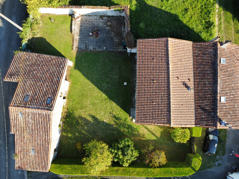 French property for sale in Saint-Ouen-la-Thène, Charente-Maritime - €139,999 - photo 2