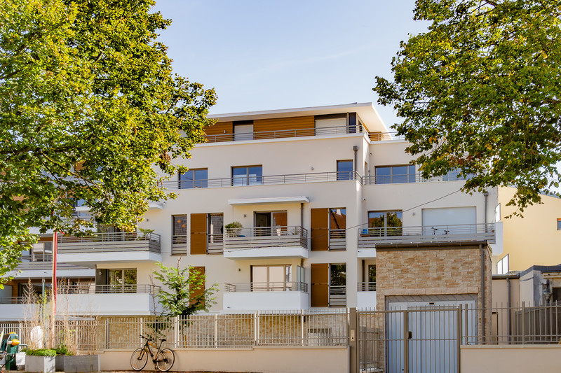 French property for sale in Garches, Hauts-de-Seine - €554,200 - photo 2