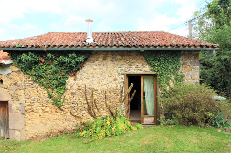 French property for sale in Pressignac, Charente - &#8364;77,000 - photo 10