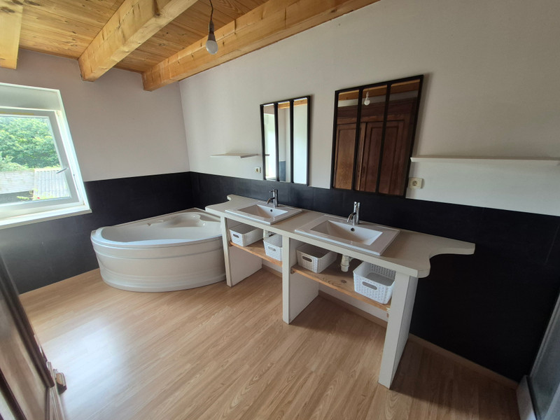 French property for sale in Plougourvest, Finistère - €369,940 - photo 9