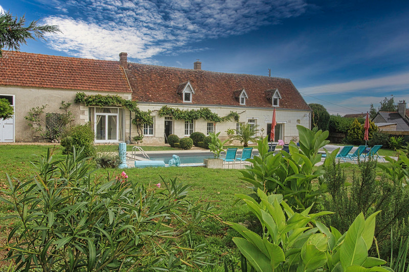 French property for sale in Amboise, Indre-et-Loire - €348,740 - photo 3