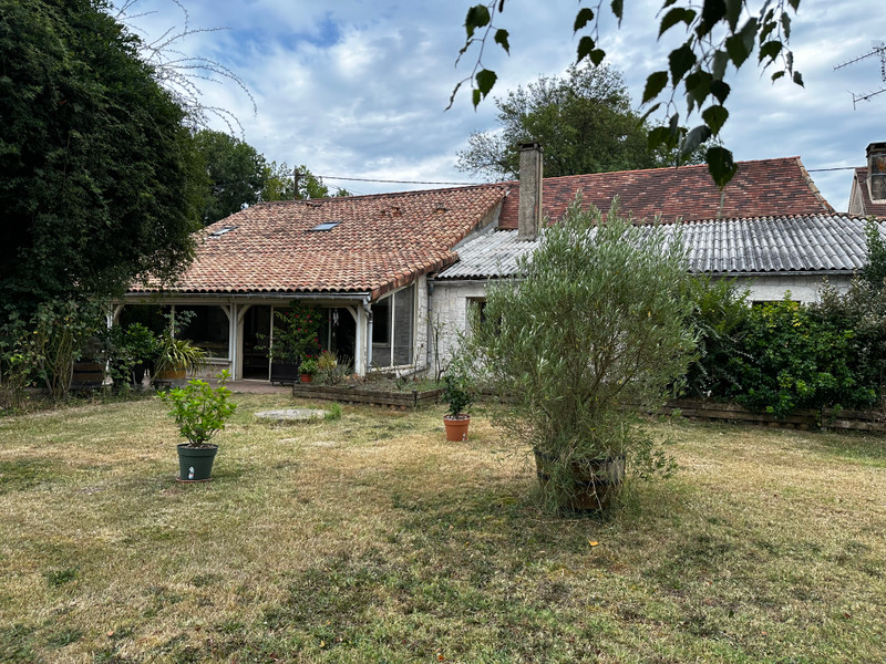 French property for sale in Saint-Pierre-d'Eyraud, Dordogne - €199,999 - photo 1