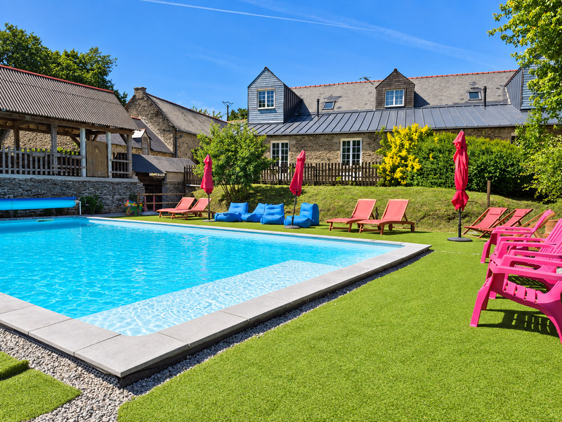 French property for sale in Cléguérec, Morbihan - €795,000 - photo 2