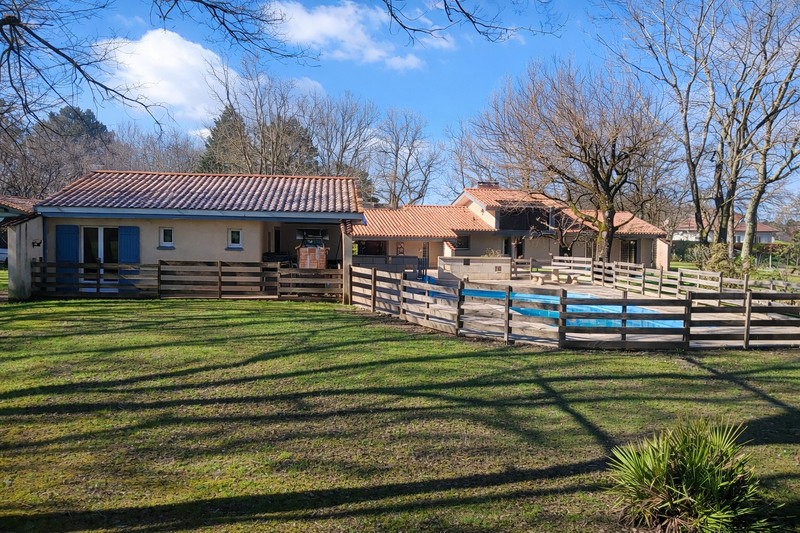 French property for sale in Ménesplet, Dordogne - €549,999 - photo 1