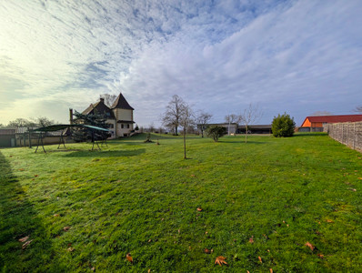 French property for sale in Nanthiat, Dordogne - €532,000 - photo 3