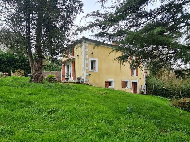 French property for sale in La Caillère-Saint-Hilaire, Vendee - €145,000 - photo 13