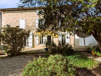 Maison à vendre à Saint-Saturnin-lès-Avignon, Vaucluse - 578.000 € - photo 1