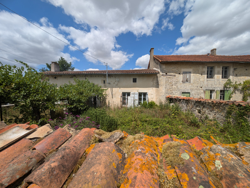 French property for sale in Aubigné, Deux-Sèvres - €110,000 - photo 3