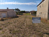 Terrain à vendre à La Rochebeaucourt-et-Argentine, Dordogne - 38.600 € - photo 1