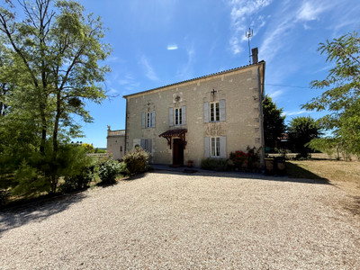 Maison à vendre à Saint-Séverin, Charente, Poitou-Charentes, avec Leggett Immobilier