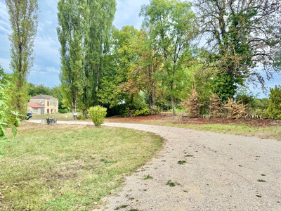 French property for sale in Montcuq-en-Quercy-Blanc, Lot - €205,000 - photo 2