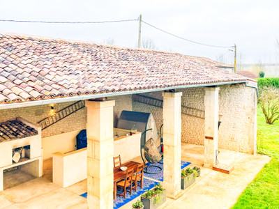 French property for sale in Saint-Martin-de-Juillers, Charente-Maritime - €590,000 - photo 7