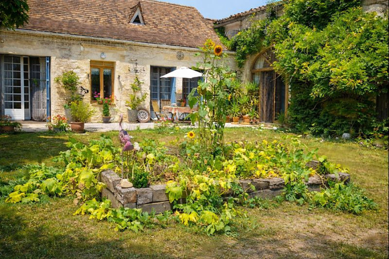 Propriété à vendre à Saint-Avit-Saint-Nazaire, Gironde - 397 500 €