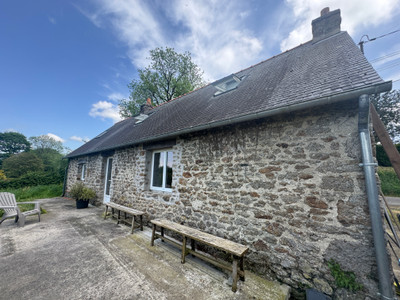 Chalet à vendre à Glomel, Côtes-d'Armor, Bretagne, avec Leggett Immobilier