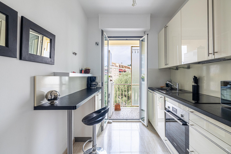 French property for sale in Nice, Alpes-Maritimes - €465,000 - photo 2