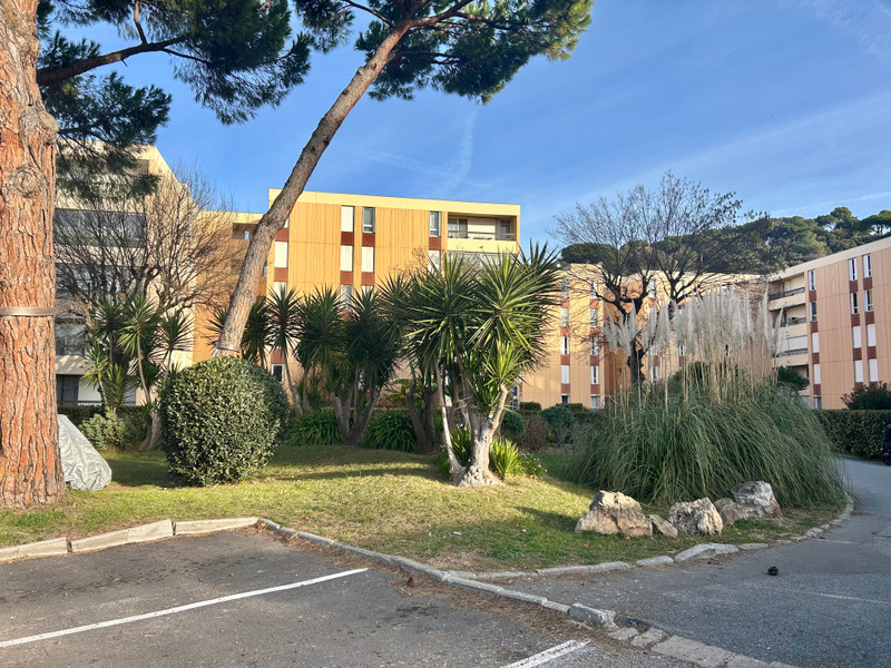 French property for sale in Cannes, Alpes-Maritimes - €270,000 - photo 0
