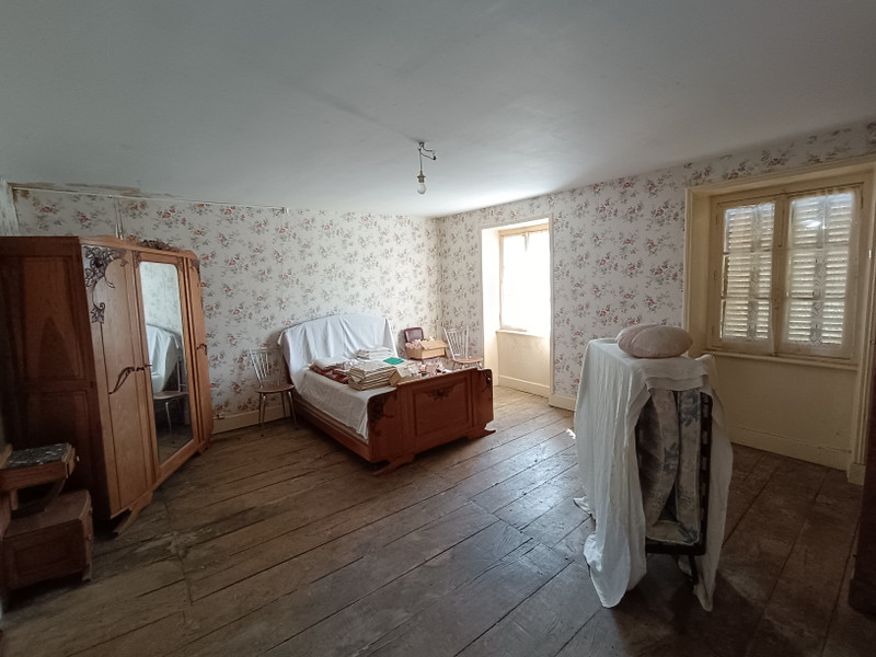 French property for sale in Auzances, Creuse - €129,900 - photo 11