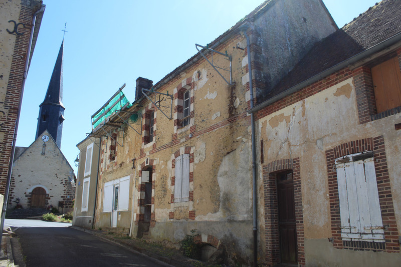 Maison à vendre à Saint-Victor-de-Réno, Orne - 45 000 € - photo 1