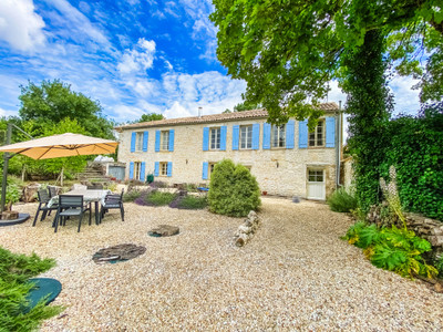 Maison à vendre à Saint-Georges-des-Agoûts, Charente-Maritime, Poitou-Charentes, avec Leggett Immobilier