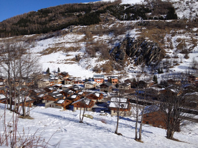 FABULOUS business opportunity - invest in a unique complex of a chalet, a shop and apartments - Three Valleys