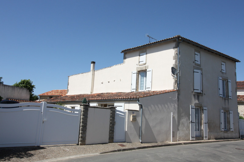 French property for sale in Aulnay, Charente-Maritime - &#8364;147,150 - photo 10
