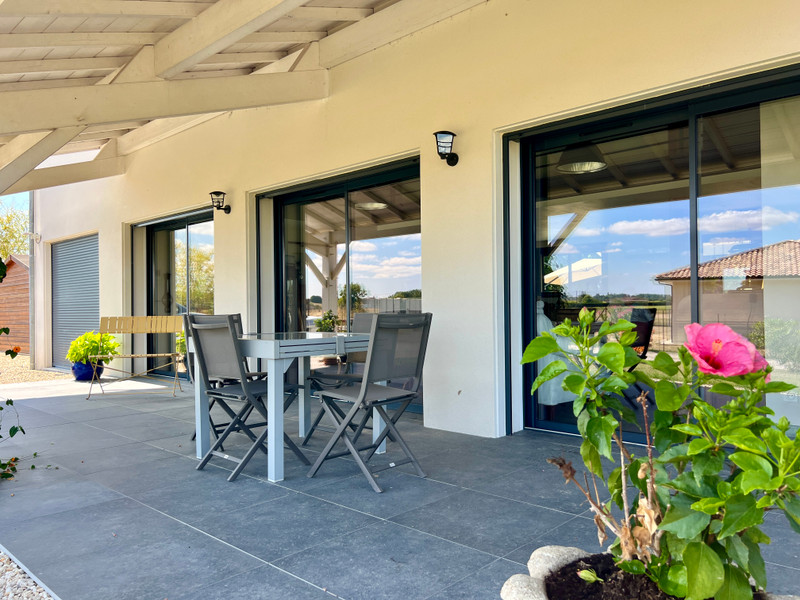 French property for sale in Miramont-de-Guyenne, Lot-et-Garonne - €305,950 - photo 2