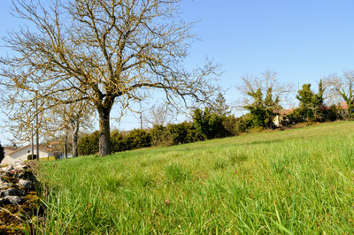French property for sale in Aunac-sur-Charente, Charente - €55,000 - photo 2